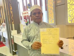Program Reforma Agraria Bantu Saifuddin Masyarakat Terdampak Konflik Sambas Miliki Sertipikat Tanah