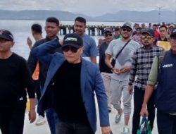 Warga Kota Raha Sambut Calon Bupati Muna, DR Abdul Rahman SH MH