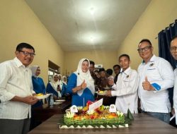 Hikmat, Peringatan HPN 2025 PWI Sultra Gelar Potong Tumpeng dan Pertandingan Domino antar Wartawan