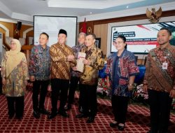 Amankan Aset Negara, Menteri Nusron Serahkan Ratusan Sertipikat Tanah Aset Pemda Se-Jawa Tengah