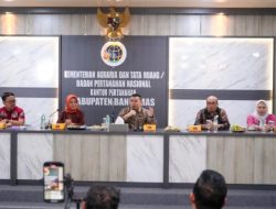 Tinjau Kantah Kabupaten Banyumas, Wamen Ossy Tekankan Pentingnya Peningkatan Kualitas Layanan