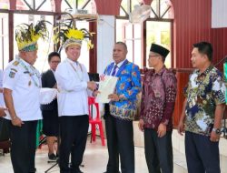 Menteri Nusron Serahkan Sertipikat di Papua: Era Presiden Prabowo Semua Tempat Ibadah Harus Disertipikatkan Tanpa Pengecualian