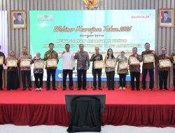 Bangun Motivasi Jajaran, Sekjen Kementerian ATR/BPN Beri Penghargaan kepada Satker Pengelola Kearsipan Terbaik