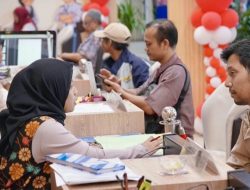 Ditengah Kesibukan, Warga Manfaatkan PELATARAN untuk Urusan Pertanahan saat Akhir Pekan